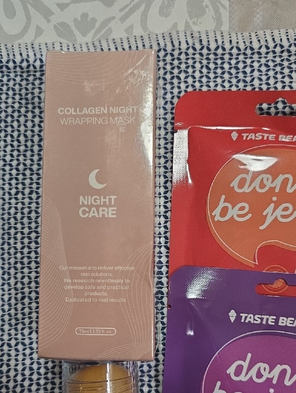 Assorted Beauty Lot Ipsy, Olay, Collagen Wrapping Mask, Makeup Remover Wipes - Picture 2 of 9